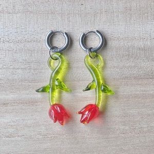 Hanging tulip earrings